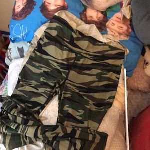 🦋 Army/Camo leggings